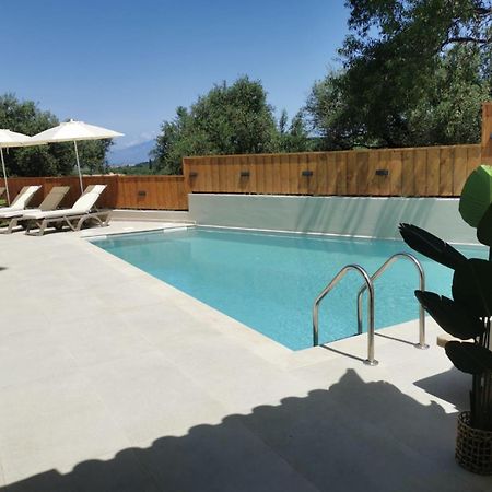 Galadriel Villa With Private Pool & Jacuzzi Kato Yerakarion Bagian luar foto