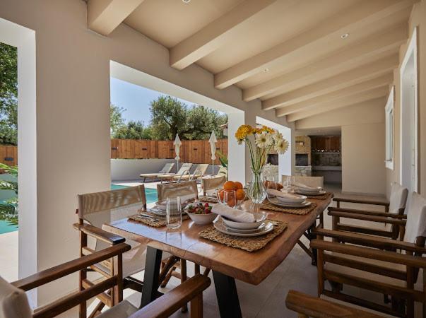 Galadriel Villa With Private Pool & Jacuzzi Kato Yerakarion Bagian luar foto