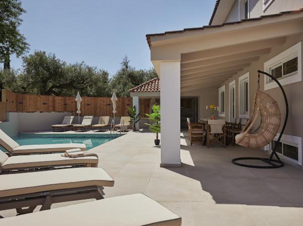 Galadriel Villa With Private Pool & Jacuzzi Kato Yerakarion Bagian luar foto