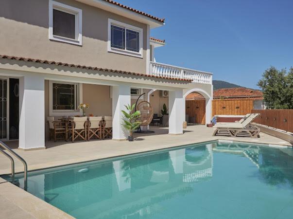 Galadriel Villa With Private Pool & Jacuzzi Kato Yerakarion Bagian luar foto